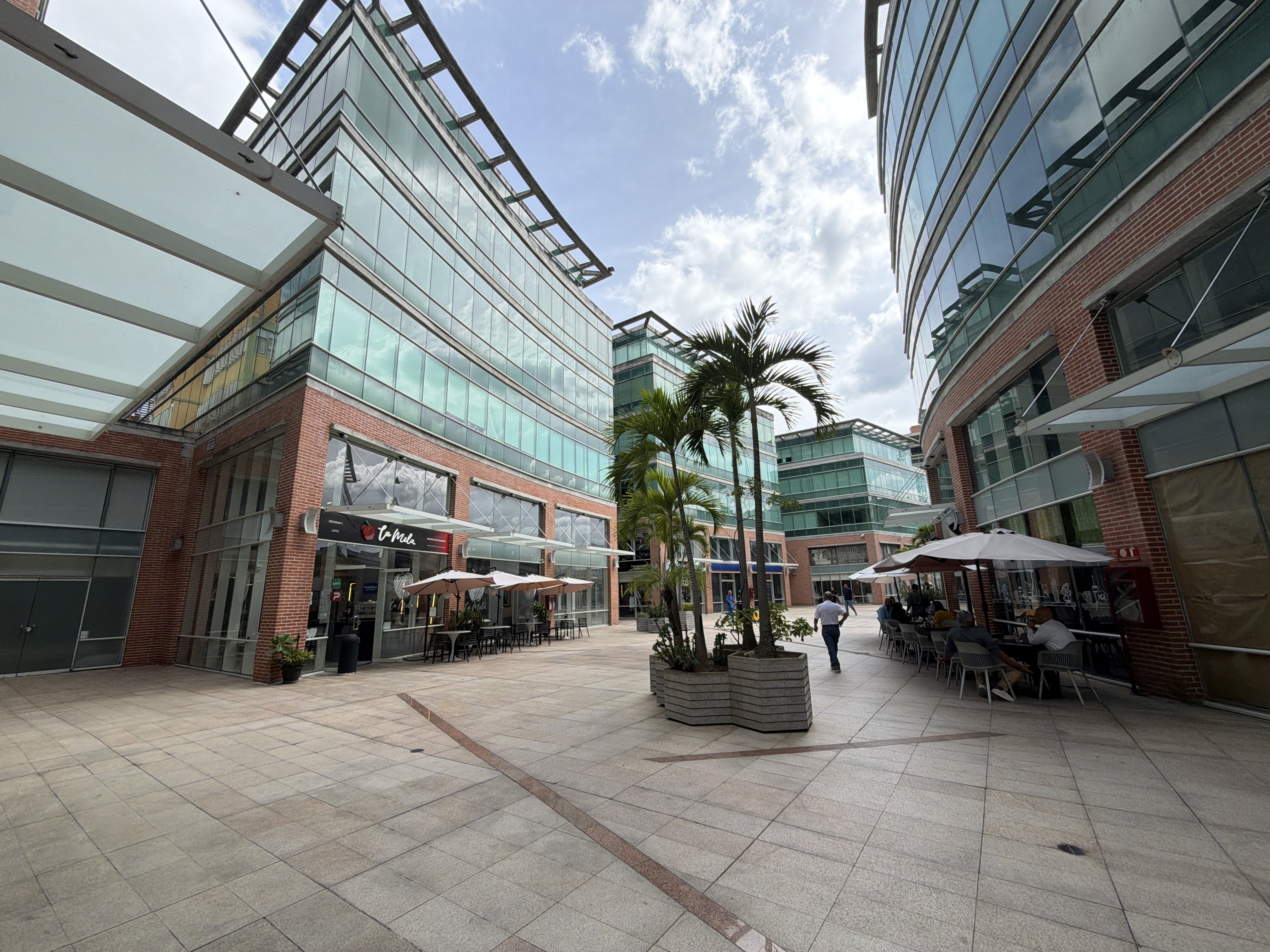 Vendo Oficina Remodelada En Ciudad Center (Boleita)