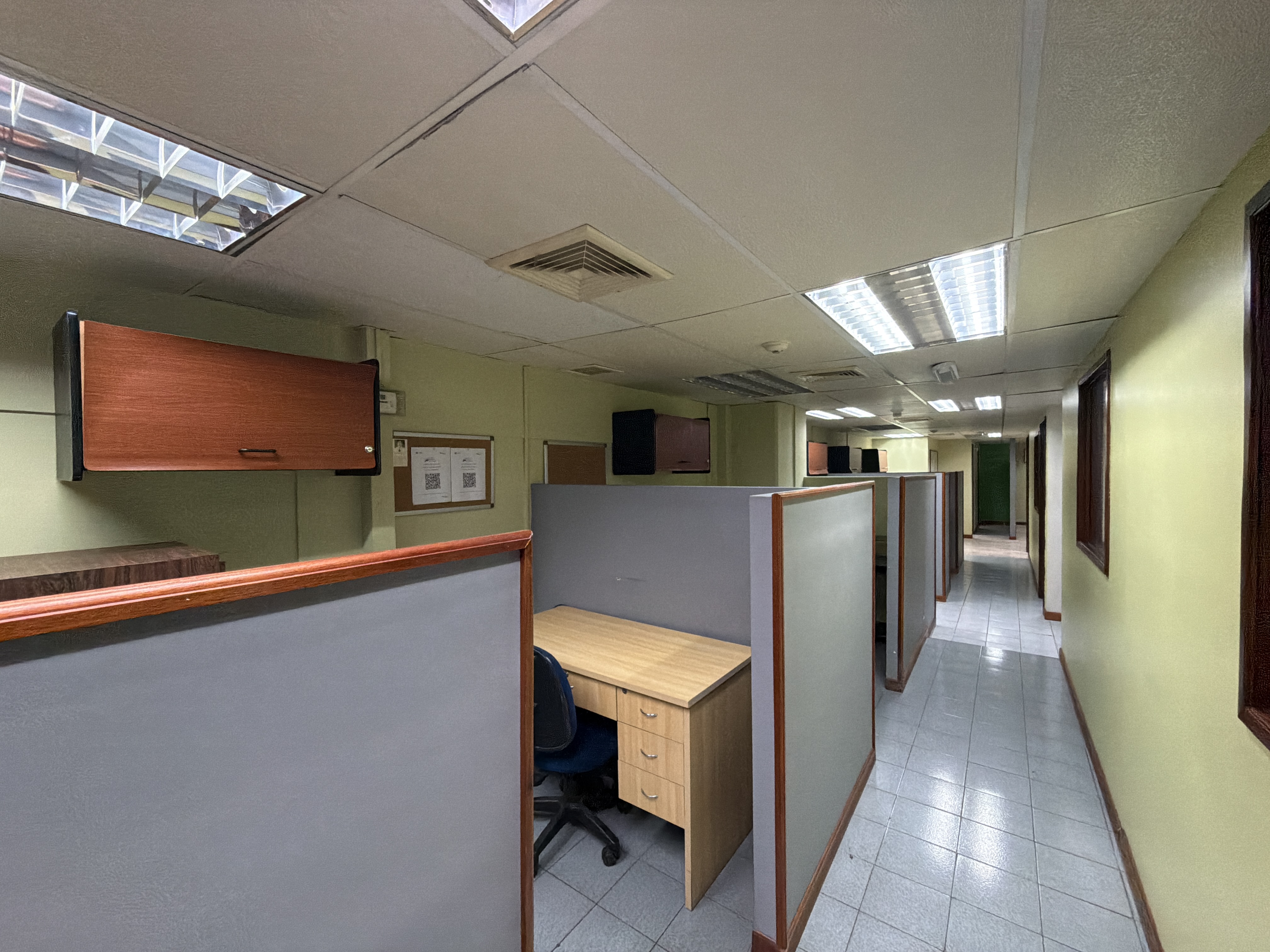 Oficina en alquiler – Parque Carabobo