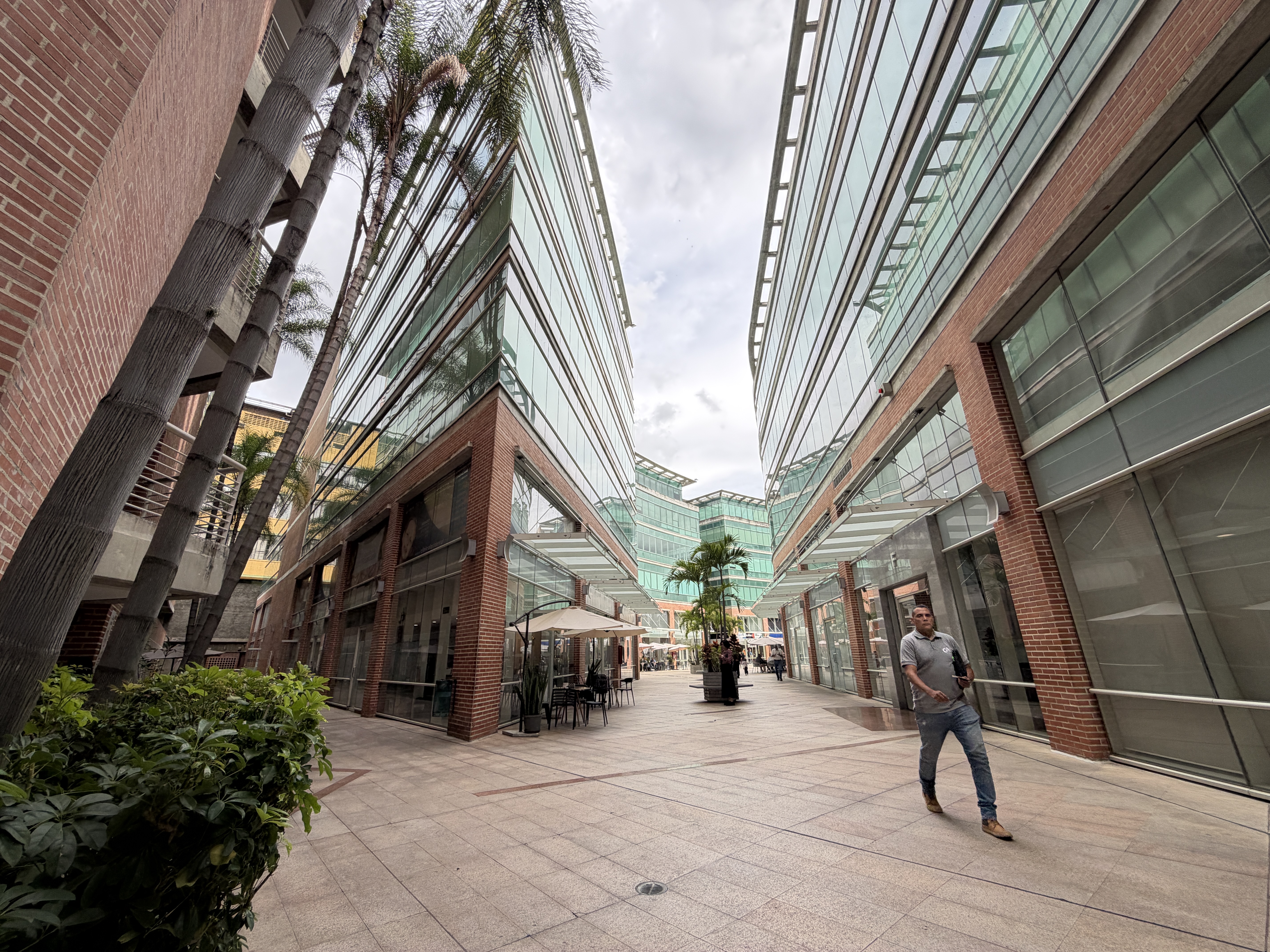Vendo Oficina Remodelada En Ciudad Center (Boleita)