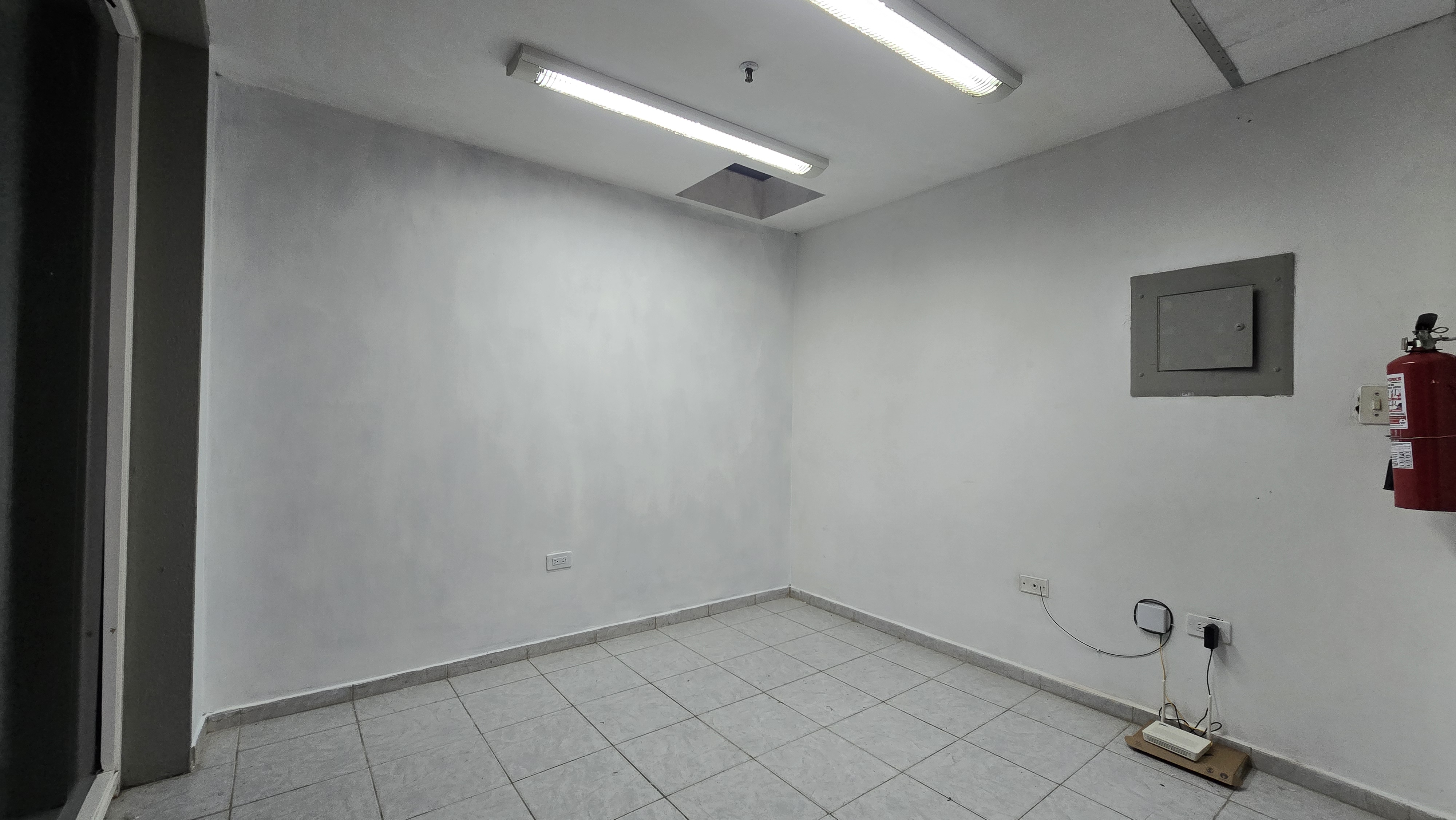 Local comercial en alquiler – C.C. Galerías Prados del Este