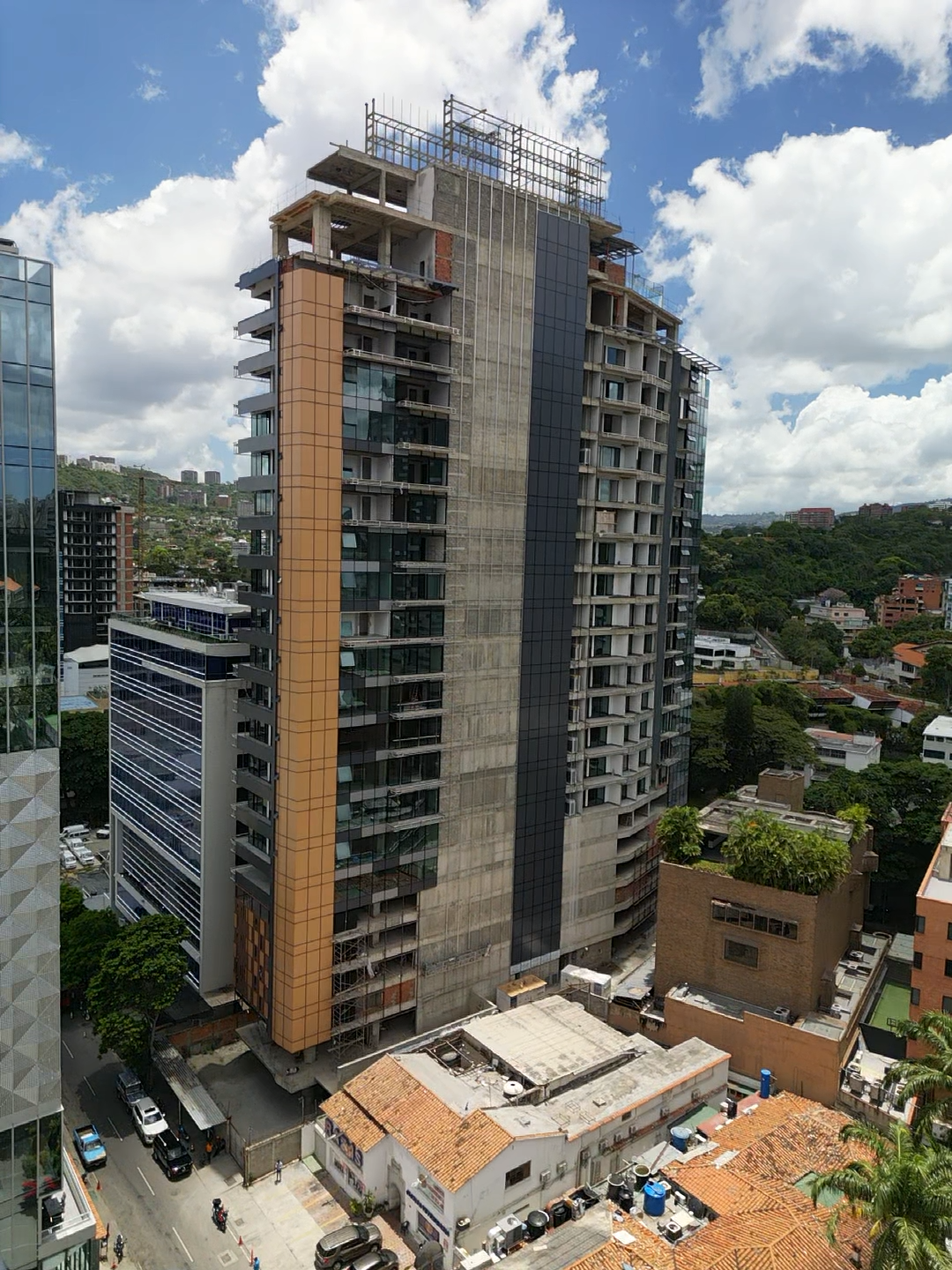 Vendo apartamento en obra gris – Torre Promenade de Las Mercedes con vista al Ávila