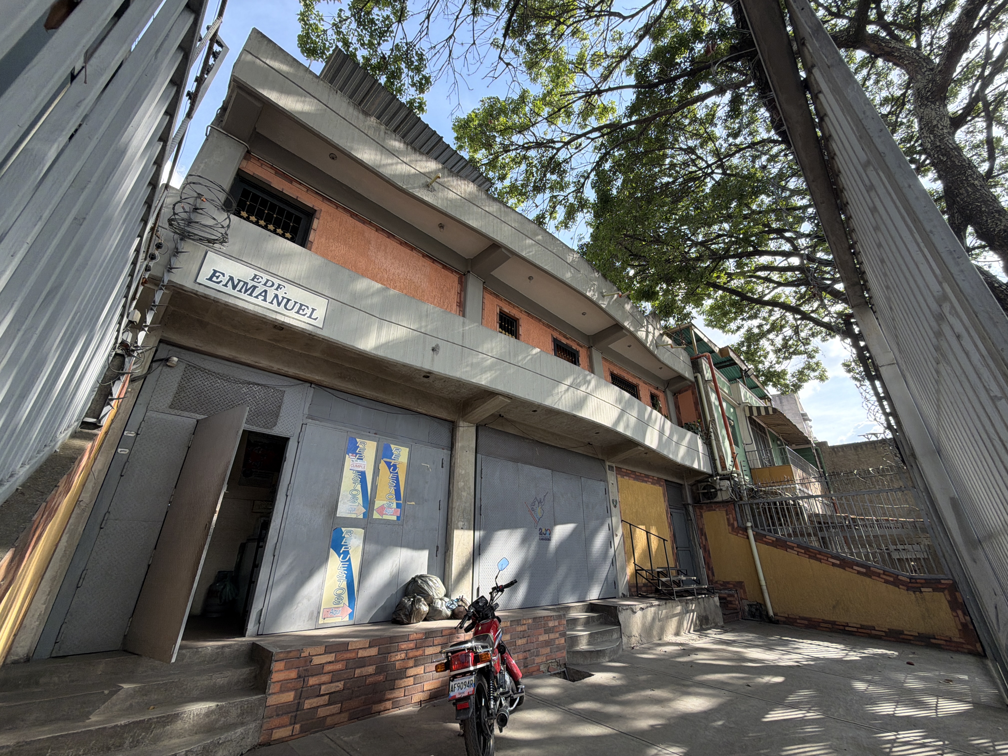 Edificio comercial en venta en avenida Roosevelt