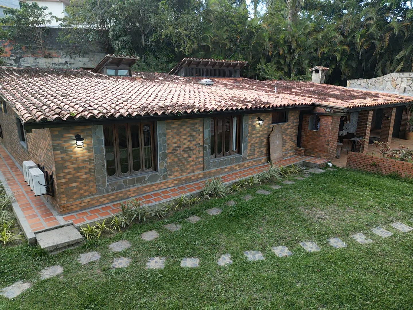 Casa en alquiler – Oripoto