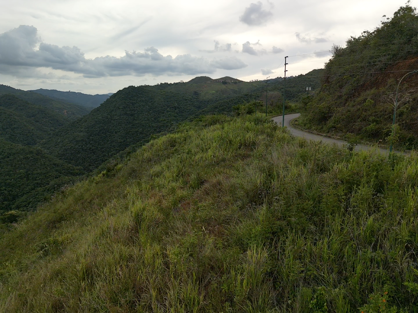 Vendo terreno en Bosque de La Lagunita (urbanización cerrada con garita de Seguridad)
