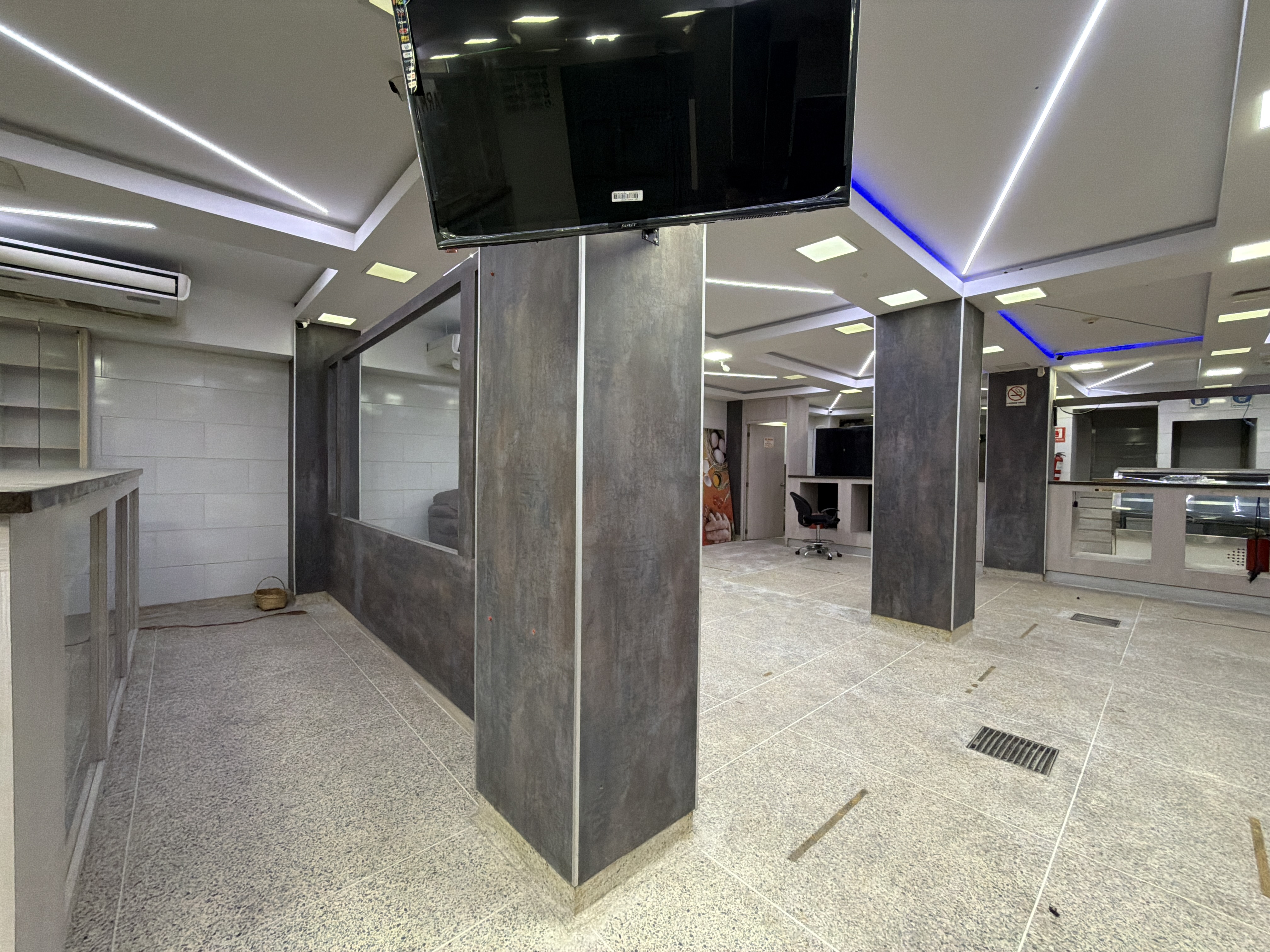 Edificio comercial en alquiler – Catia
