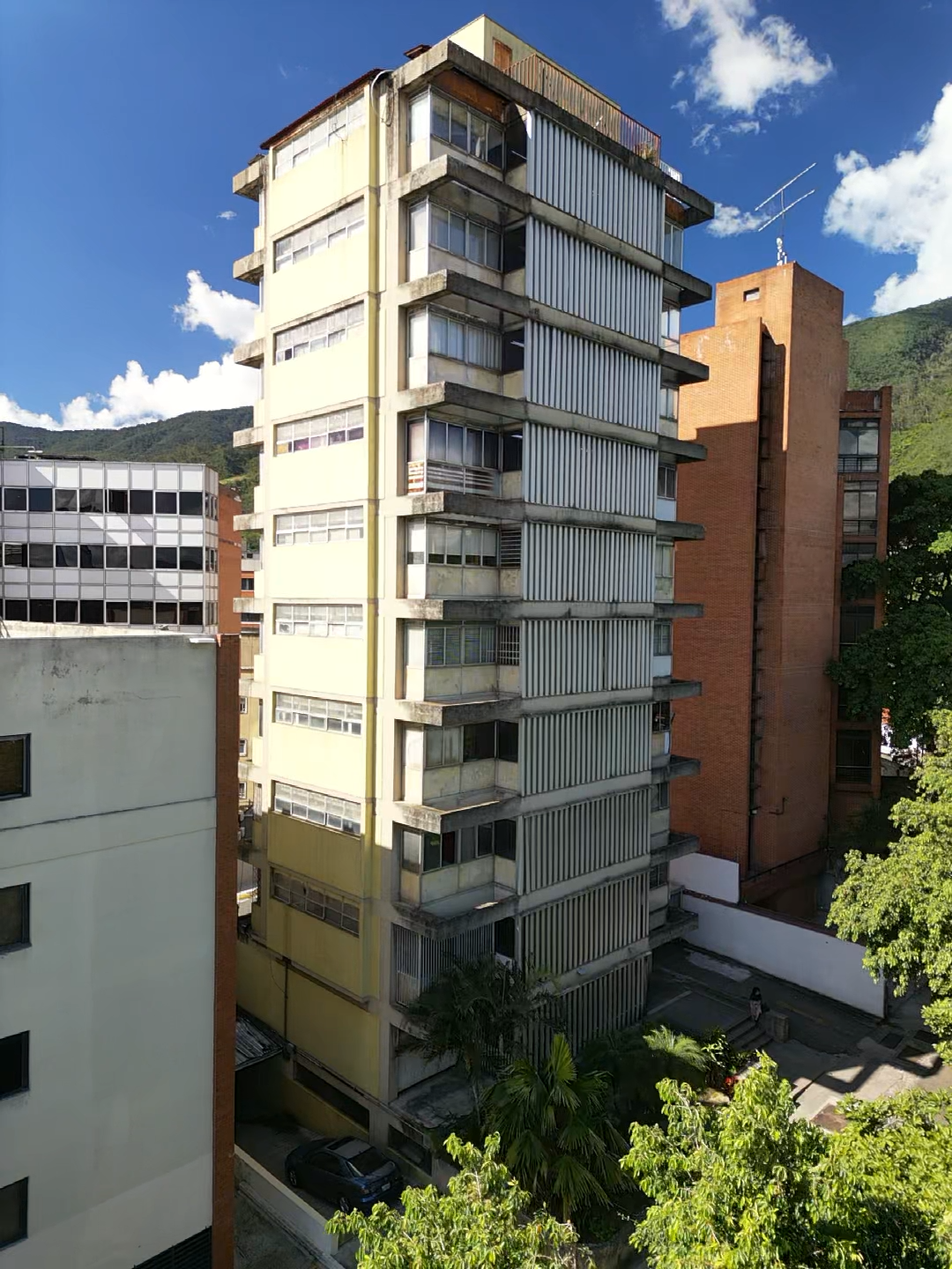 Consultorio Médico amoblado en el Instituto Médico Integral en San Bernardino